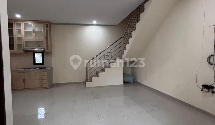 House for lease at Gunung Soputan . bukan area banjir min 2th JO 2