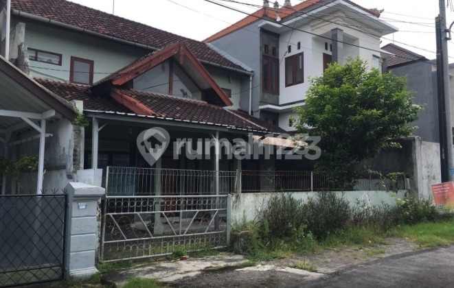 HOUSE FOR SALE AT KEBO IWA AREA DENPASAR BARAT MENARIK