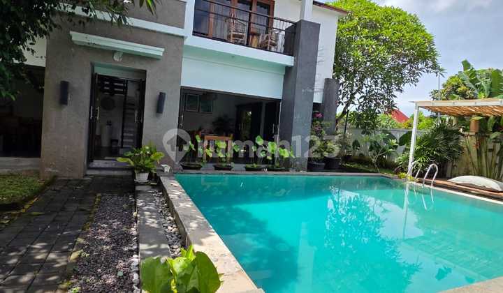Elite Villa For Lease in Ungasan Area, Attractive and Good Condition Elite Villa For Lease in Ungasan Area, Attractive and Good Condition