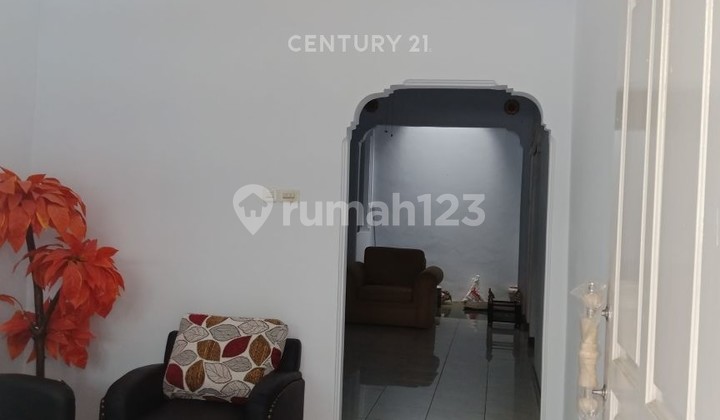 Strategic House in Pulo Asem Rawamangun Jakarta with JORR Toll Road Access Strategic House in Pulo Asem Rawamangun Jakarta with JORR Toll Road Access