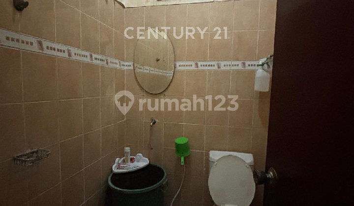 For Quick Sale: 2-Story House in Oma Regency, Jl Raya Hankampondok Melati 2