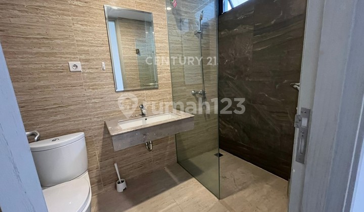 Rumah Lokasi Strategis Hanya 10 Menit Ke Gerbang Toll Cakung 2