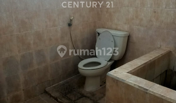 Warehouse + Office for Rent with Prime Highway Location Warehouse + Office for Rent with Prime Highway Location