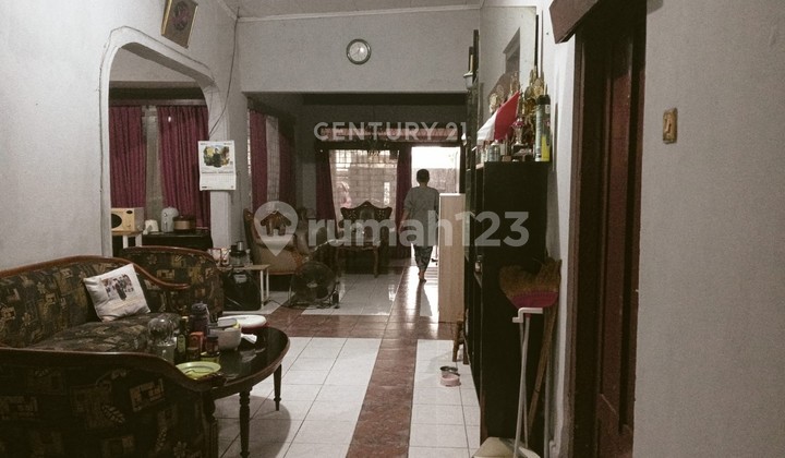 Rumah 2 Lantai Berlokasi Strategis Di Salemba Jakarta Pusat 2