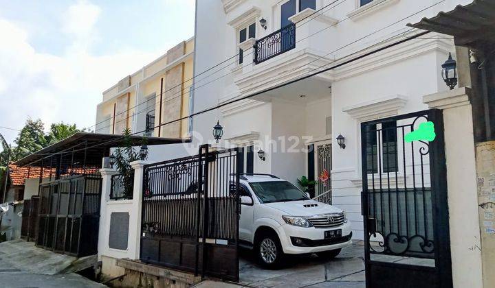 Dijual Rumah 2 Lt Bagus Dan Rapi di Kebon Jeruk, Jakarta Barat 2