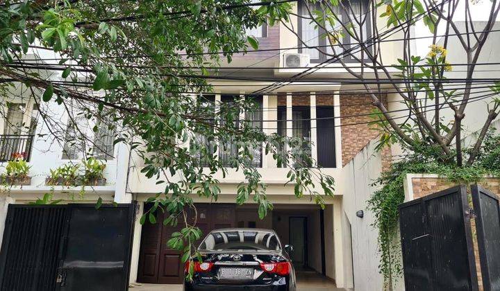 Dijual Rumah Mewah 2 Lt Full Furnished Bagus Dan Rapi di Tebet, Jakarta Selatan 1