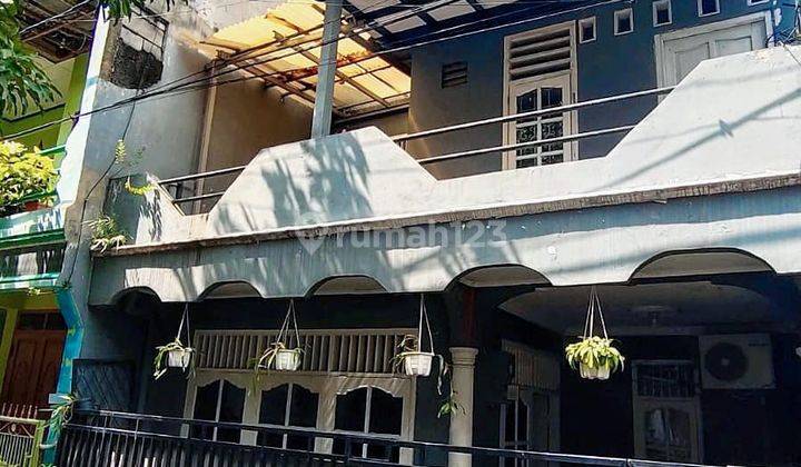 Dijual Rumah 2 Lt Berlokasi Strategis Bagus, Rapi di Harapan Baru 1, Bekasi Barat 1