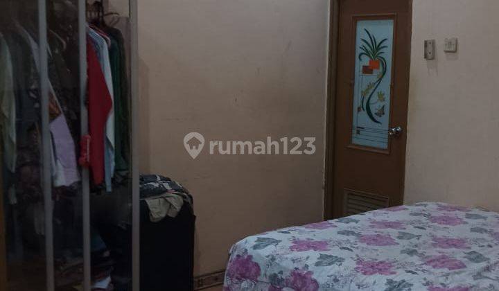 Dijual Rumah 2 Lt Bagus Dan Rapi di Golden City, Teluk Pucung, Bekasi  2