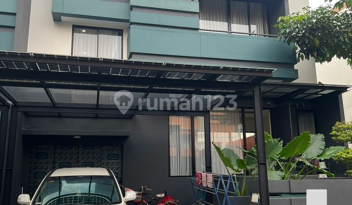 Dijual Rumah Hoek Full Furnish Siap Huni