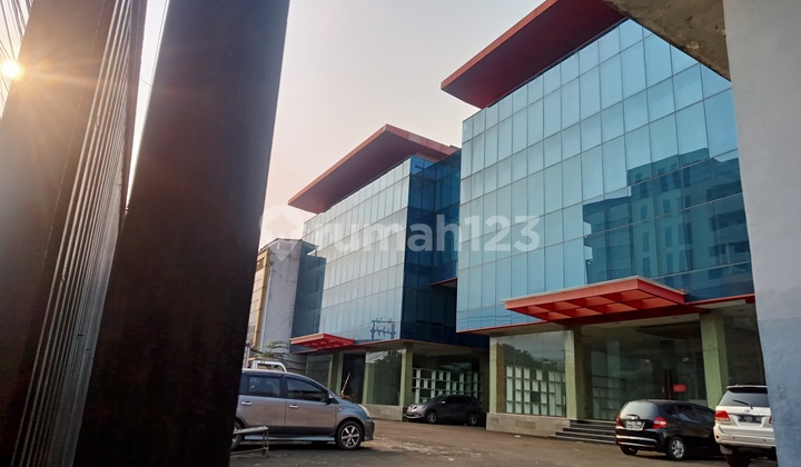 Kantor 8 Lantai D Jual Melalui Lelang dan As Is di Cipondoh Tangerang Banten