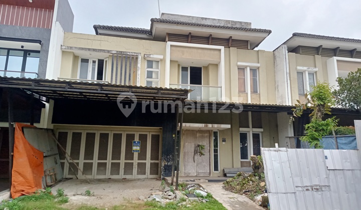 Rumah Dua Lantai di Jual Melalui Lelang dan As Is di Jl. San Lorenzo 10 No. Sl10/8, Curug Sangereng, Kelapa Dua, Tangerang, Banten, Indonesia, 15810, Kelapa Dua