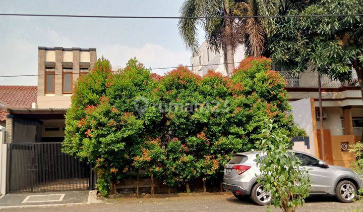 Rumah dua lantai di jual melalui lelang dan as is di Perum villa melati mas p 2 no 4 jalan Pinus ll Kel Jelupang Serpong Utara Tangerang selatan Banten  2