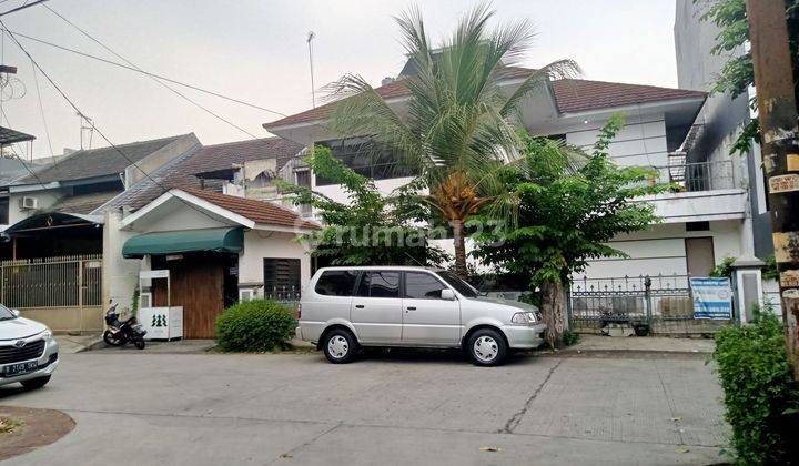 Rumah  dua lantai di jual melalui lelang dan as is di komplek green garden blok b 1 Kedoya Utara kebon jeruk jakarta Barat DKI Jakarta . 2