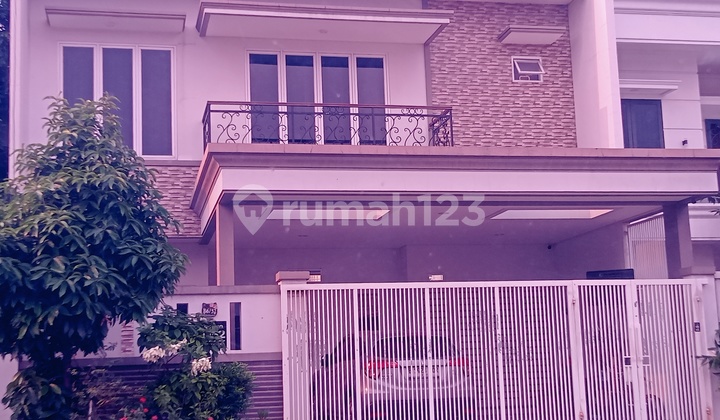 Two-Story House D For Sale Through Auction And As Is Two-Story House D For Sale Through Auction And As Is