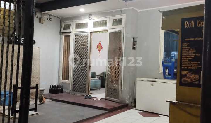 Dijual Rumah di Taman Palem Lestari, Luas 6x15m