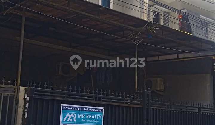 Dijual Rumah Tinggal Daerah Taman Kota Bebas Banjir Selangkah Menuju Mall. Pasar. Stasiun. ke Kota 2