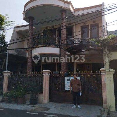 Di jual
Melalui lelang
Harga 1,1m
Tidak Bergerak
Tanah berikut bangunan
SHM NO. 08116
tanggal 21 Februari 1994
Luas : 200 m2
Lokasi : Perkav. Taman Pulogebang Blok B4 No.4 (Setempat dikenal dengan perumahan Taman Pulogebang Blok B4 No.4, RT 008 RW 013 Kel 2