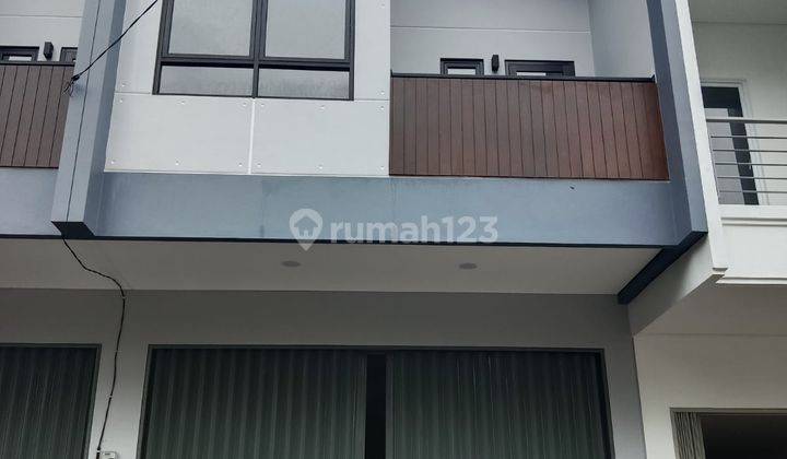 Ruko 2 Lantai Siap Huni di Harapan Indah 2, Bekasi SHM 1