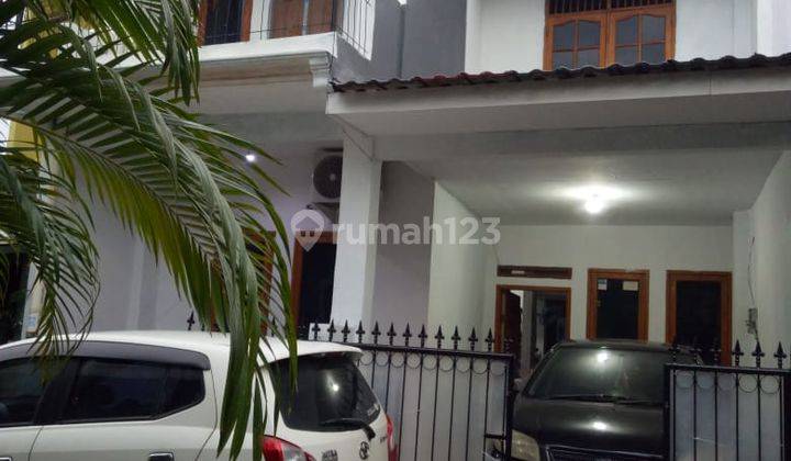 Rumah 2 Lantai Bagus SHM di Harapan Indah, Bekasi 2