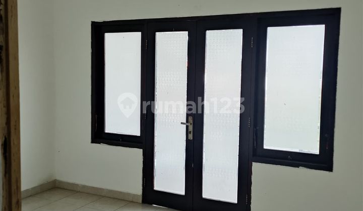 Strategic 3-Storey Shop House in West Denpasar Area 2