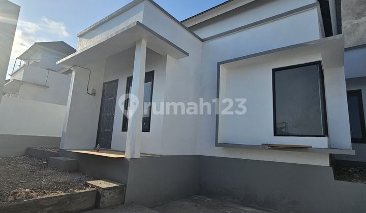 New Indent Modern Minimalist House in Jimbaran New Indent Modern Minimalist House in Jimbaran