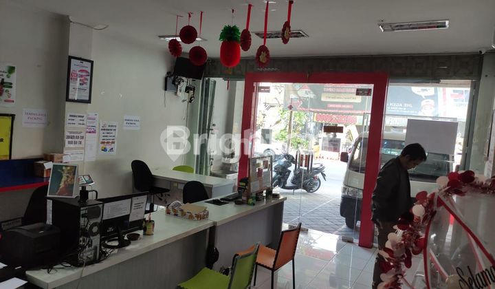 RUKO 3 LANTAI DI JALAN UTAMA RAYA SESETAN