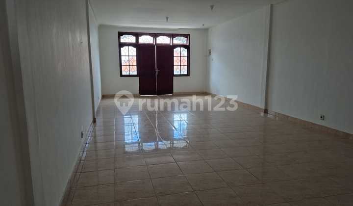 3-Storey Shop House in Strategic Area, Gatsu, West Denpasar 3-Storey Shop House in Strategic Area, Gatsu, West Denpasar