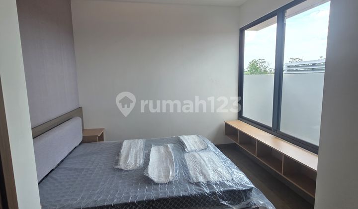 Rumah Terbaru Rb4 Di Bsd City Harga 1,5man Terlaris Lokasi Emas