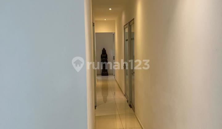 Gedung Ruko Modern Strategis di Jalan Raya Kerobokan 2