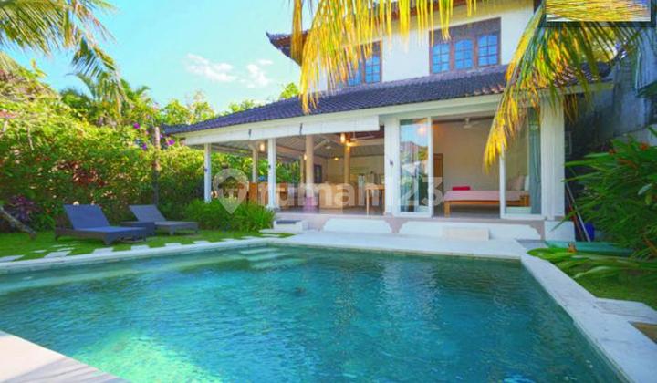 Villa Cantik Luas Siap Pakai di Seminyak Badung