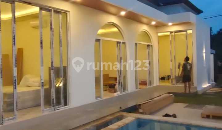 Villa Mediterania Baru Dekat Pantai Lovina
