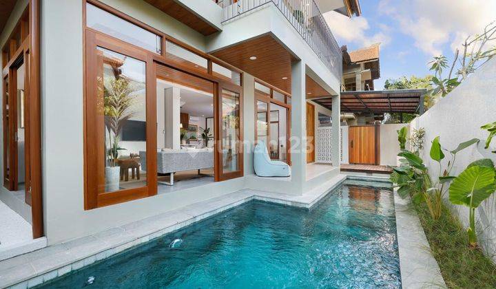 Villa Keren Dan Luxury Sangat Strategis di Kerobokan Bali 1