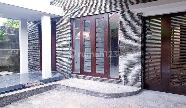 Beautiful, Well Maintained, Comfortable Luxury House in Denpasar 1