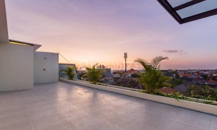 Villa Mediteranian Cantik Strategis di Berawa Canggu Bali 2