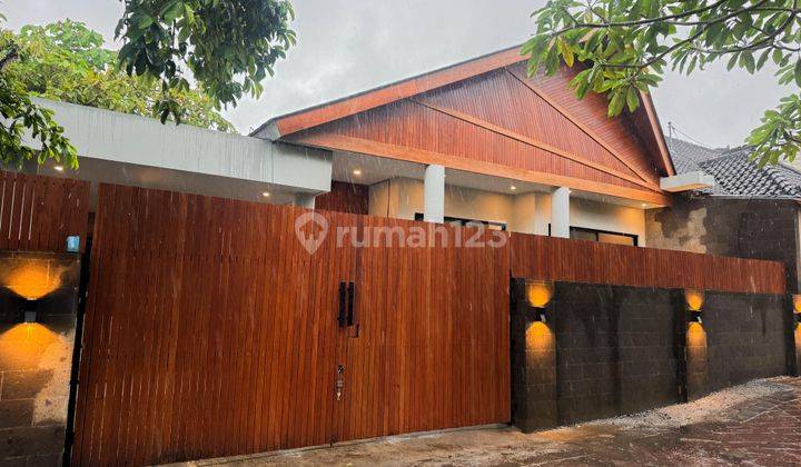 Rumah Lux Cantik Siap Huni di Kerobokan Bali 1