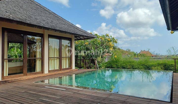 Villa Luxury Mewah Classic Dengan View Pantai di Goa Gong Bali 1