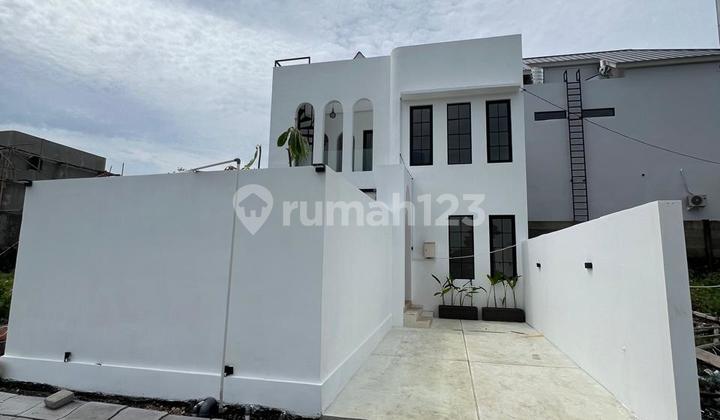 Villa Baru Modern Strategis di Dharmawangsa Nusa dua