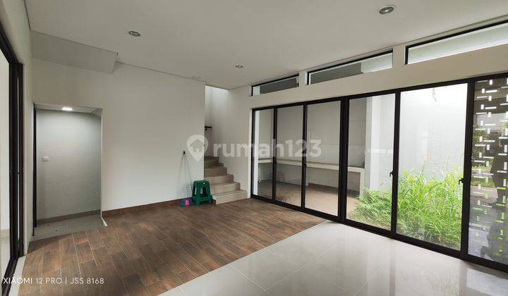 Rumah Modern Minimalis di Kawasan Elite Flora Summarecon Bandung 2