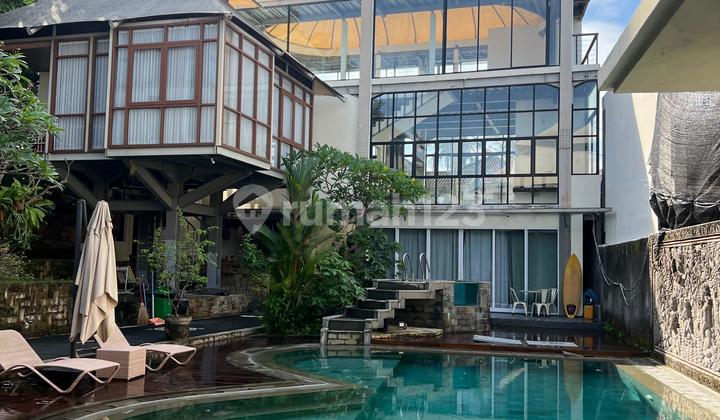 Villa Antik Mewah Ada Rumah Pohon di Canggu Badung Bali