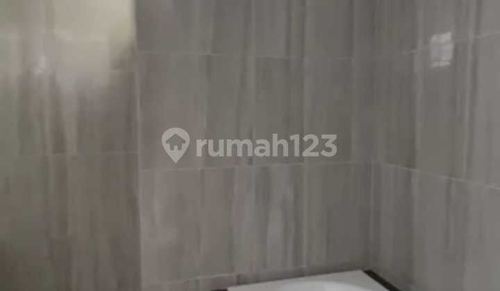 For Sale Beautiful Luxurious Ready-to-Live House in the Best Location Directly Backing onto a Lake Fully Furnished at Padoromo Park 2