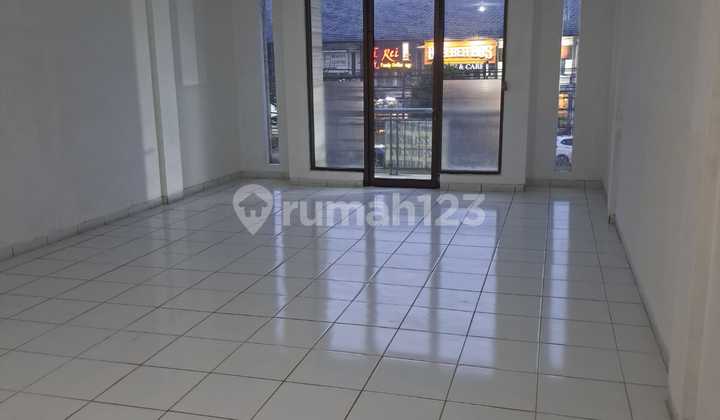 For Rent, Well-Maintained Beautiful Shophouse Ready to Occupy, Main Road, 3-Storey Building in Mekarwangi. For Rent, Well-Maintained Beautiful Shophouse Ready to Occupy, Main Road, 3-Storey Building in Mekarwangi.