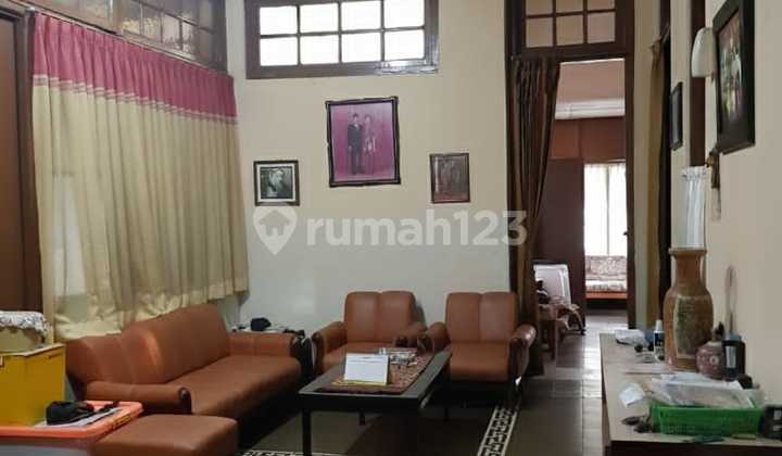 Dijual Rumah Bagus Luas Terawat Siap Huni Full Furnished Bangunan 1 Lantai Dekat Urbanview Hotel di Jalan Riau