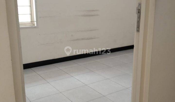 Dijual Rumah Terawat Kompleks Taman Holis Indah 2 Siap Huni 2