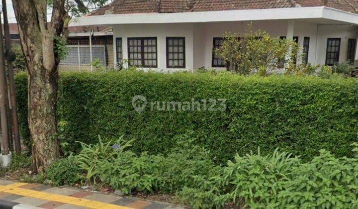 Disewakan Rumah Klasik Luas Cantik di Mainorad Lembang 2