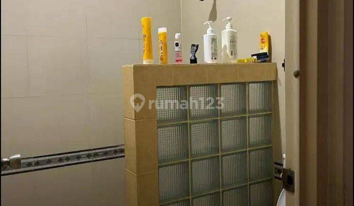 dijual murah rumah 2 lantai semi furnish di taman sakura indah 2