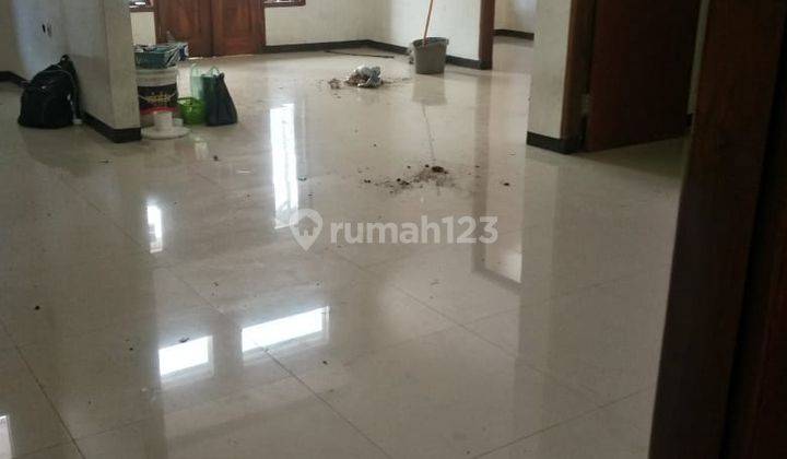 disewakan rumah 2 lantai luas dekat mall di jalan situgunting 1