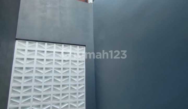 Dijual Rumah Baru Bagus Desain Modern Hook Dekat Tol Pasirkoja Tol Seroja di Taman Holis Indah Bandung 2