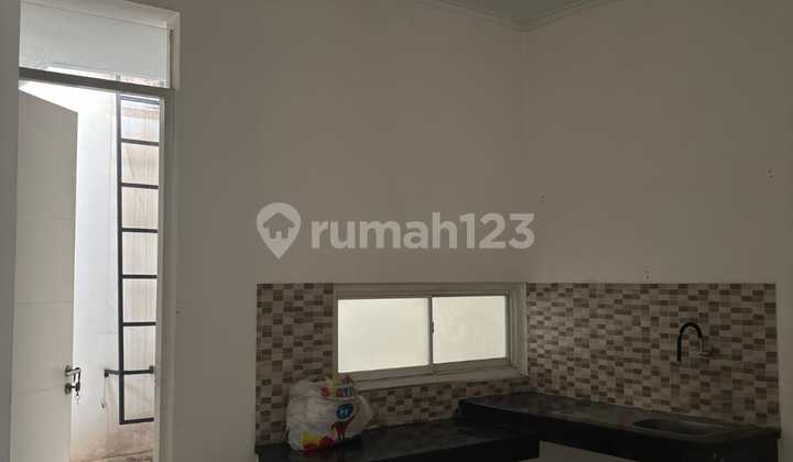 For Sale Beautiful Well-Maintained House Ready to Live In Negotiable SHM in Somerville Taman Kopo Indah 5