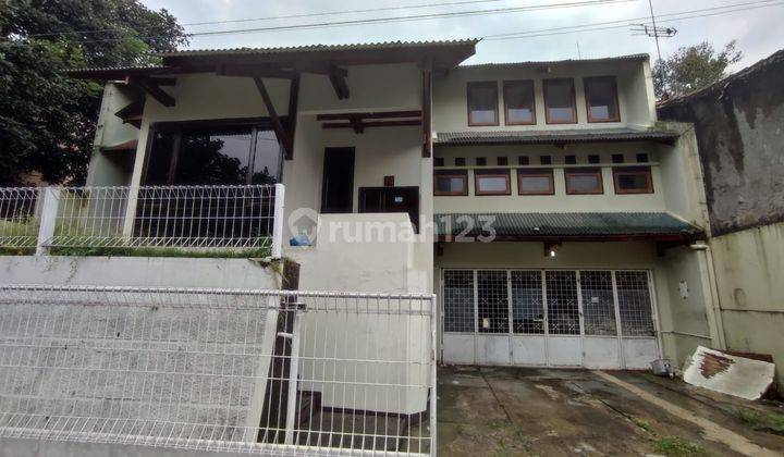 Dijual Sewa Rumah 3 Lantai Asri Terawat di Cigadung Bandung Utara 2