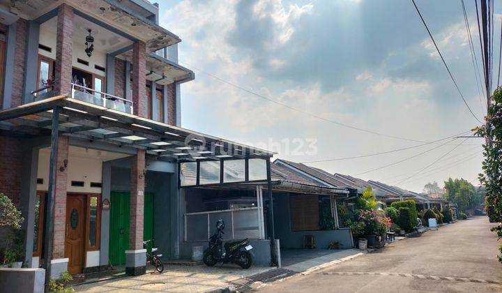 Dijual Lelang Turun Harga Rumah 3 Lantai di Private Village 2